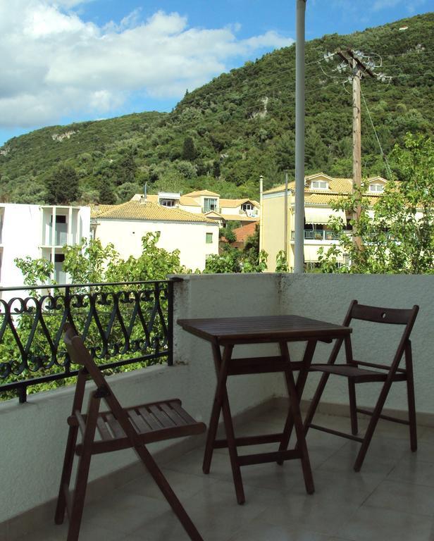 Yasemi Rooms Vasiliki  Bagian luar foto